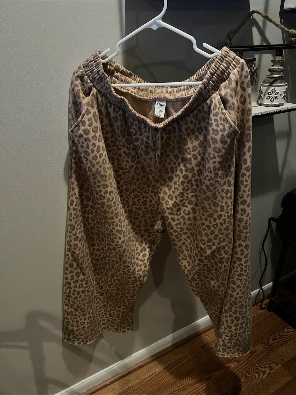 Womens vs pink leopard sweatpants size xl